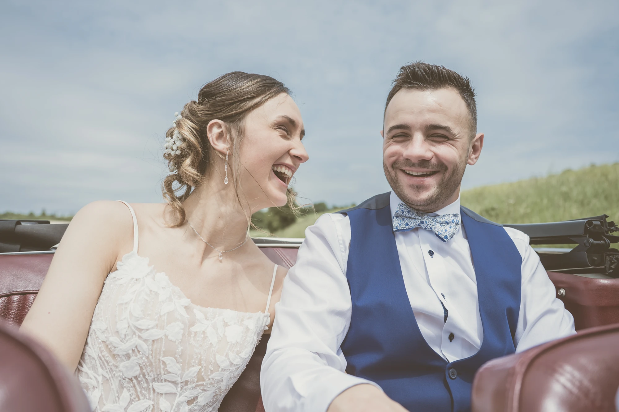 Photographe de mariage en Hauts-de-France avec des mariés heureux