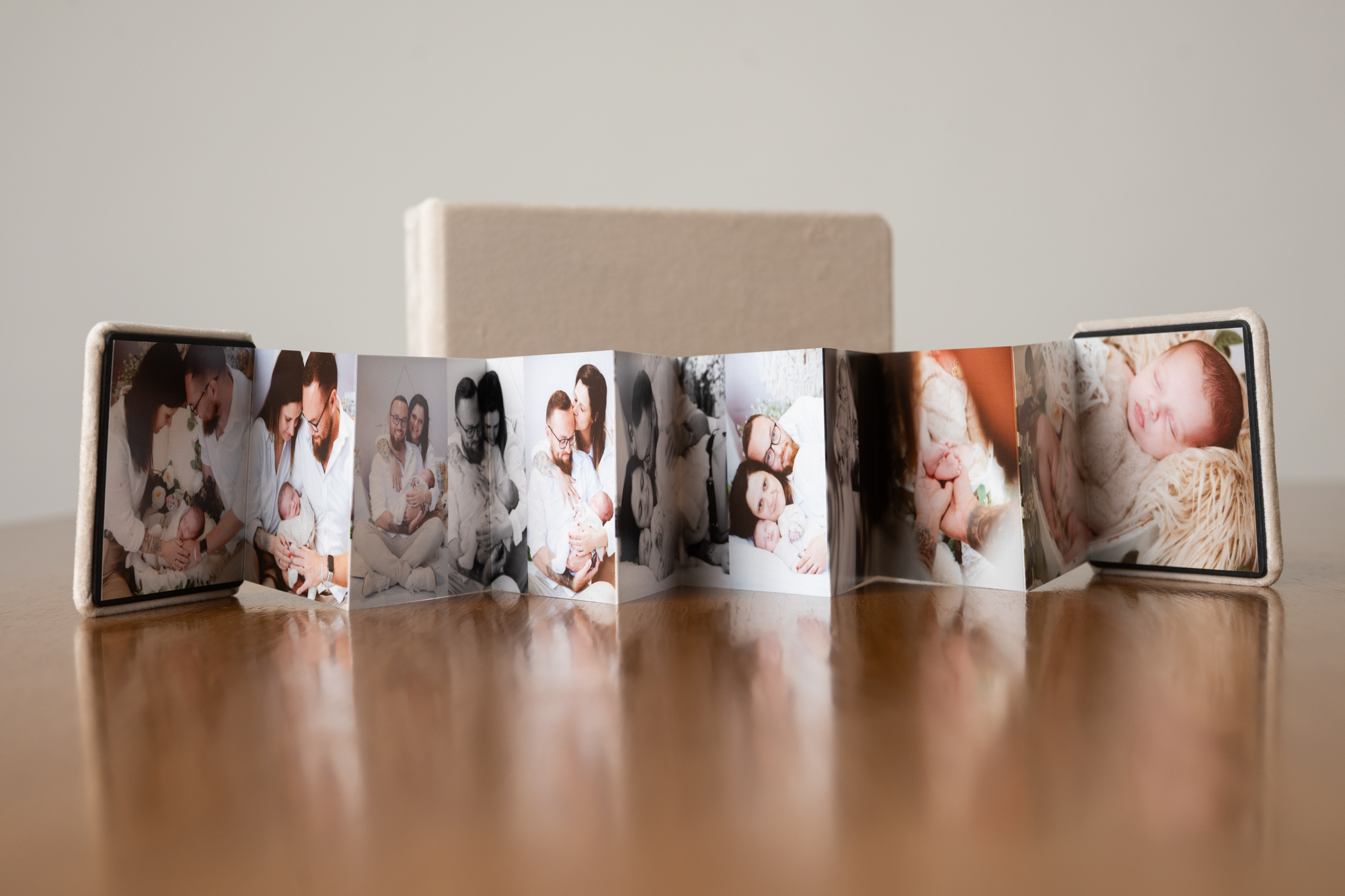 Coffret USB + Mini livre — ouvert