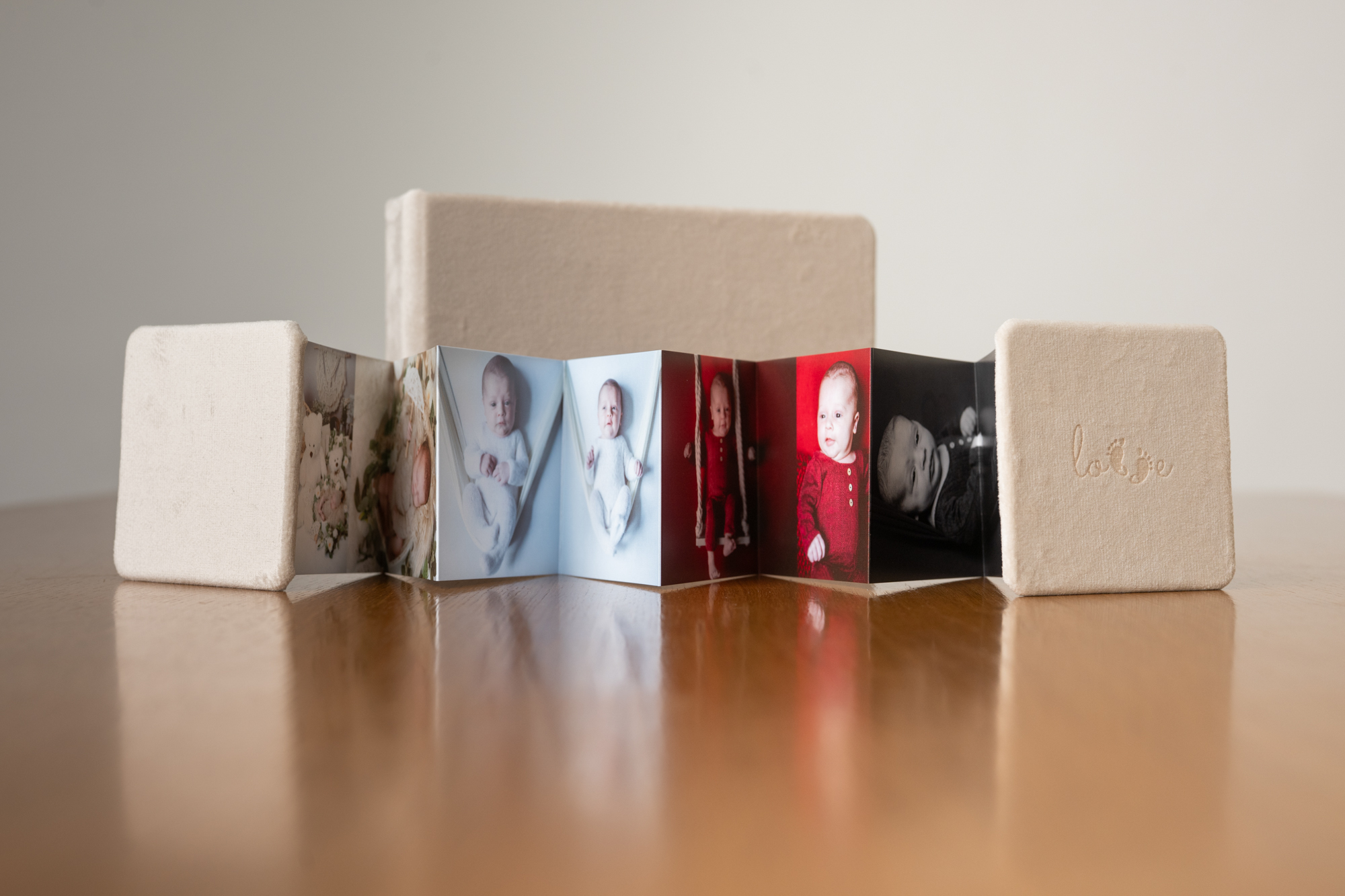 Coffret USB + Mini livre — détail accordéon